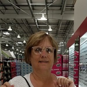 Meet your Posher, Cindy